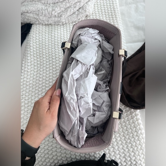 Kate Spade Tote - Picture 4 of 8